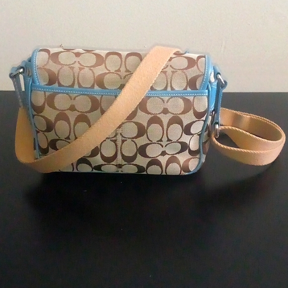 Coach - Picture 2 of 6